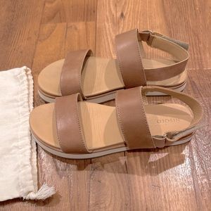 Nisolo Go-To Flatform Sandal